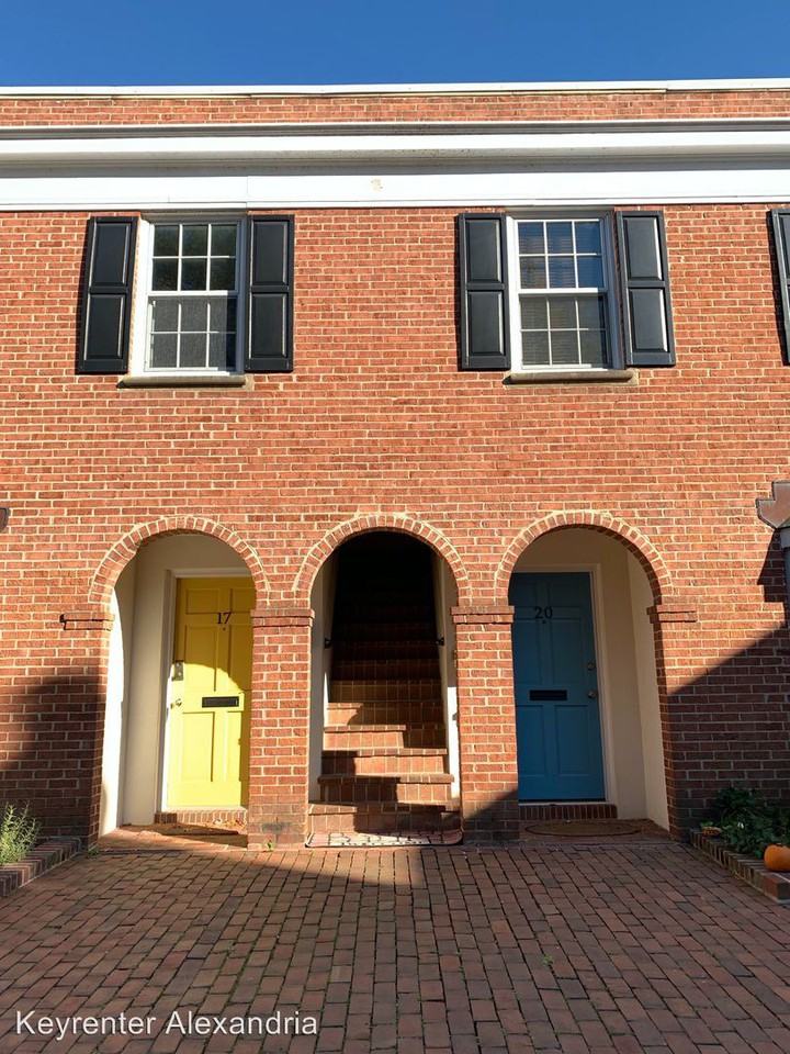 220 North St. Asaph Street #19 - Photo 3 of 13