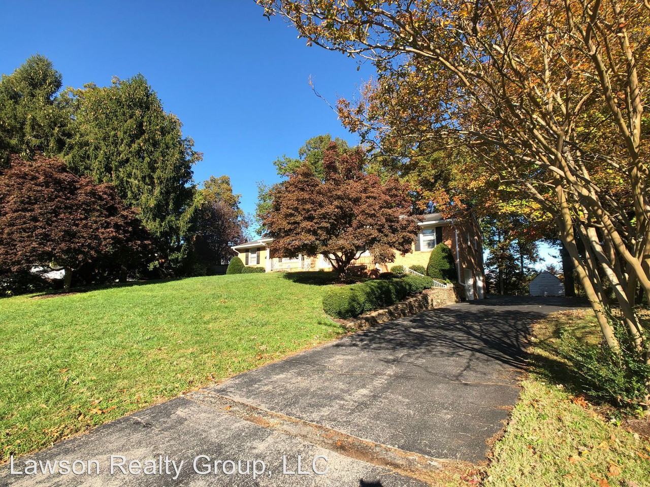 3915 Chesterton St. - Photo 3 of 41