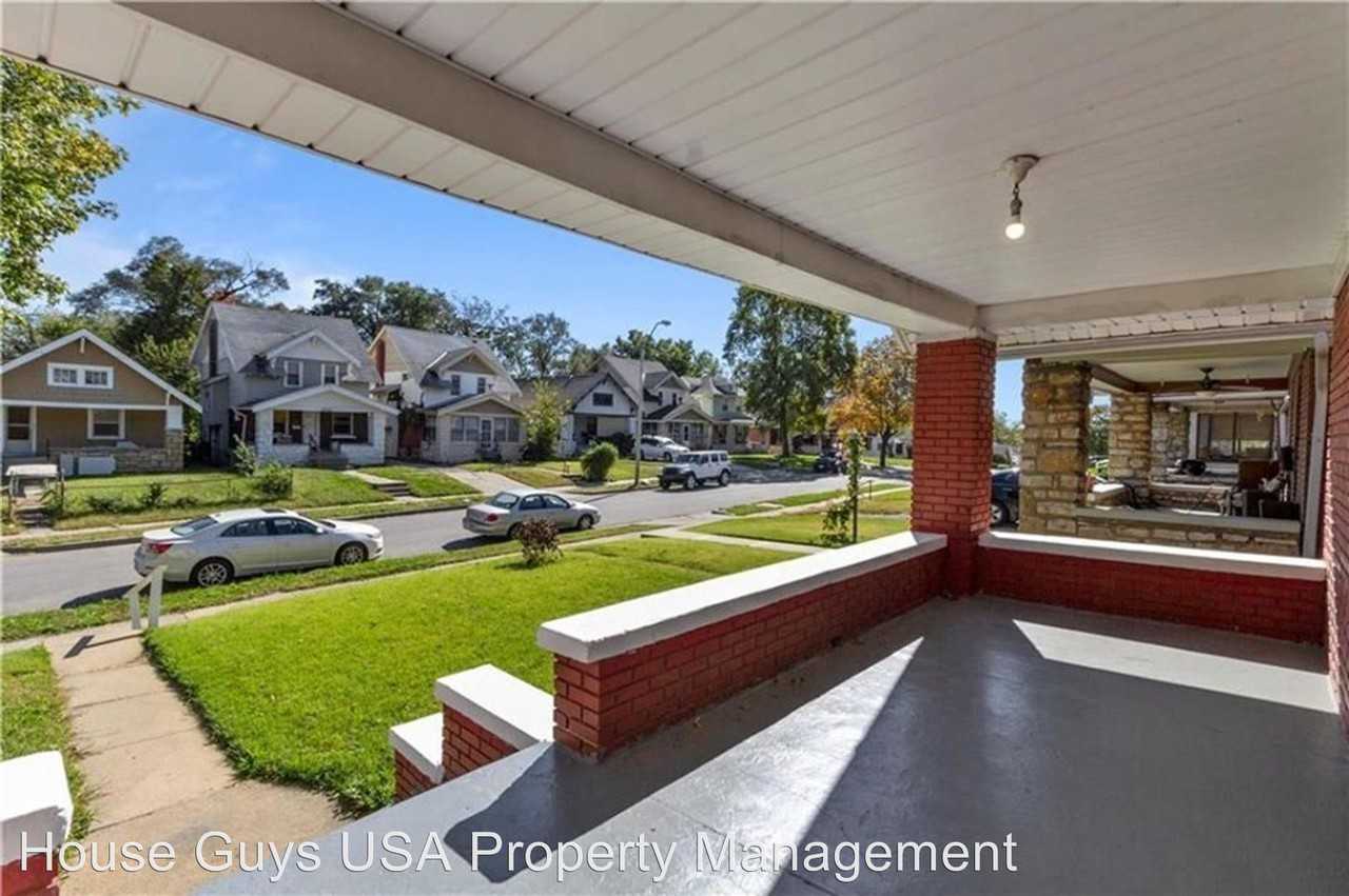 3304 Askew - Photo 2 of 10
