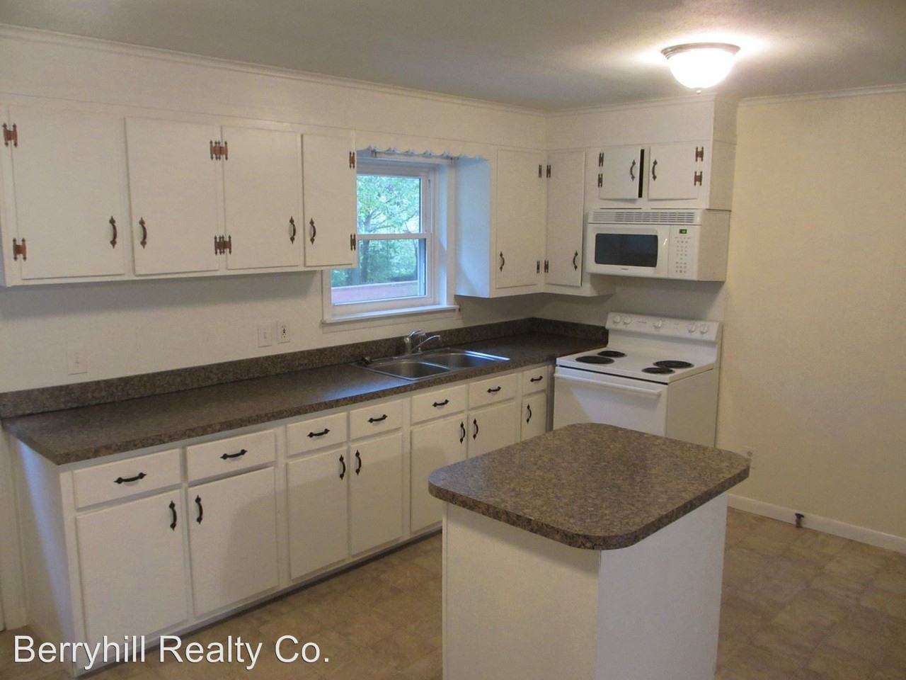613 Summerow Rd - Photo 3 of 13