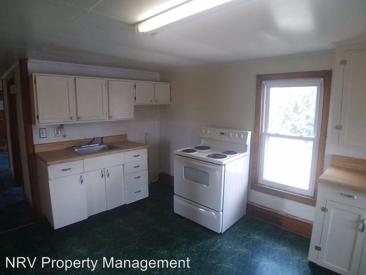 1009B B High Street - Photo 3 of 8