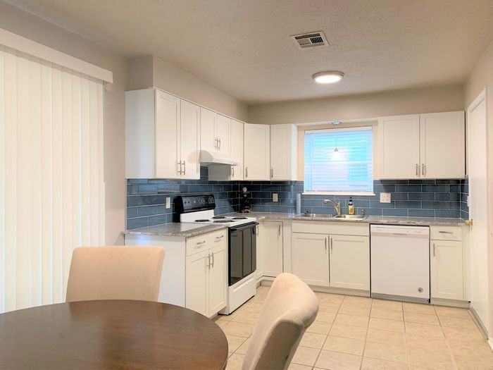 633 Lotus Avenue - Photo 3 of 12