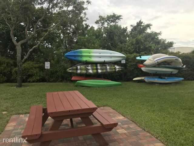 1000 Scotia Dr - Photo 2 of 17