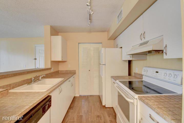 160 Yacht Club Way - Photo 2 of 17