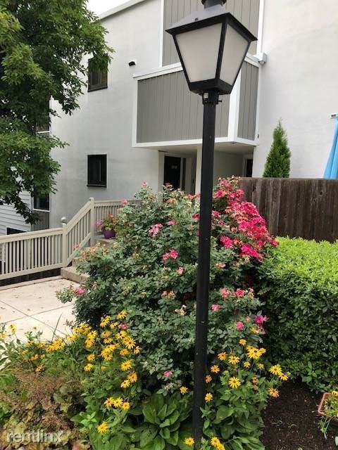1730 Oakwood Terrace - Photo 3 of 29