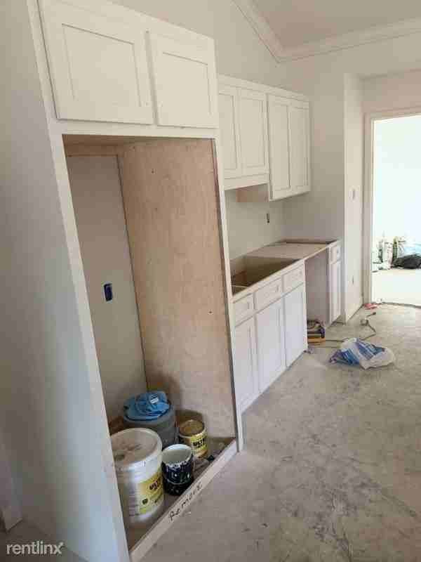 2922 Bobbie - Photo 3 of 13