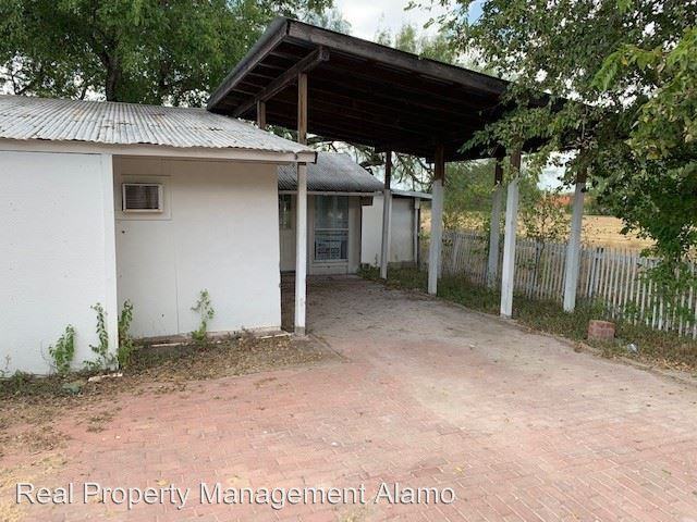 897 Zigzag Ave #B - Photo 2 of 10