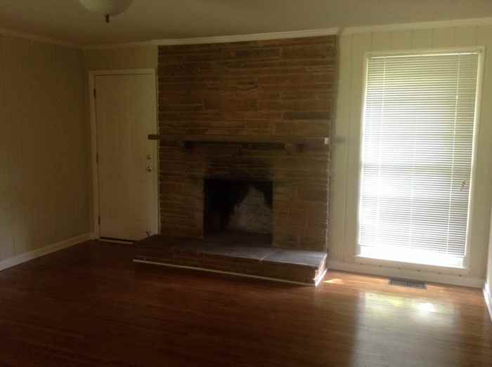 720 Robert Burns Drive - Photo 2 of 10