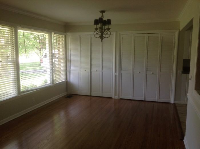 720 Robert Burns Drive - Photo 3 of 10