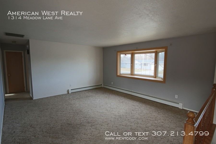 1314 Meadow Lane Ave - Photo 2 of 20