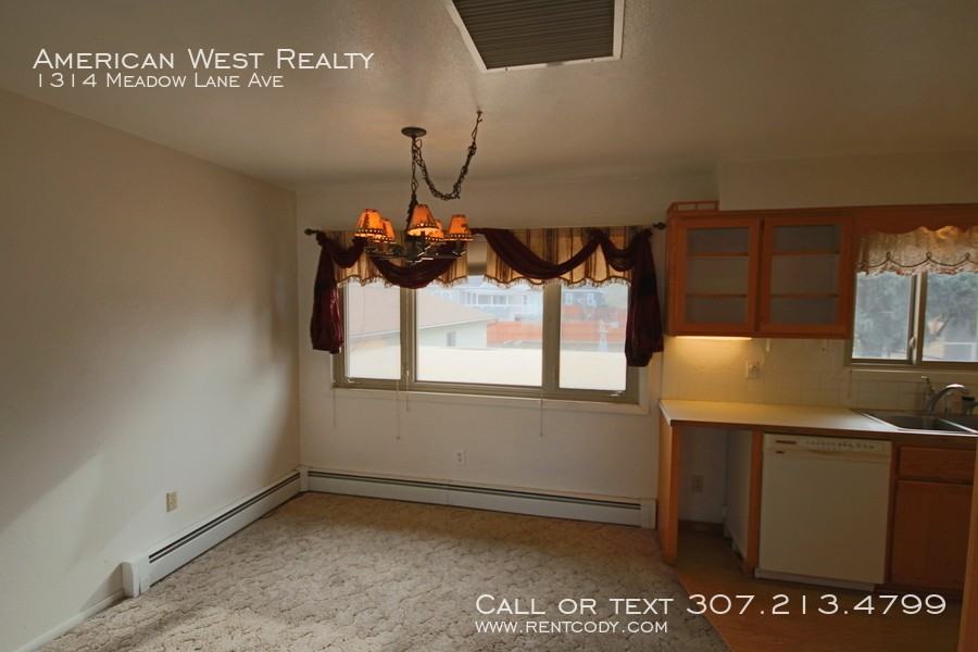 1314 Meadow Lane Ave - Photo 3 of 20