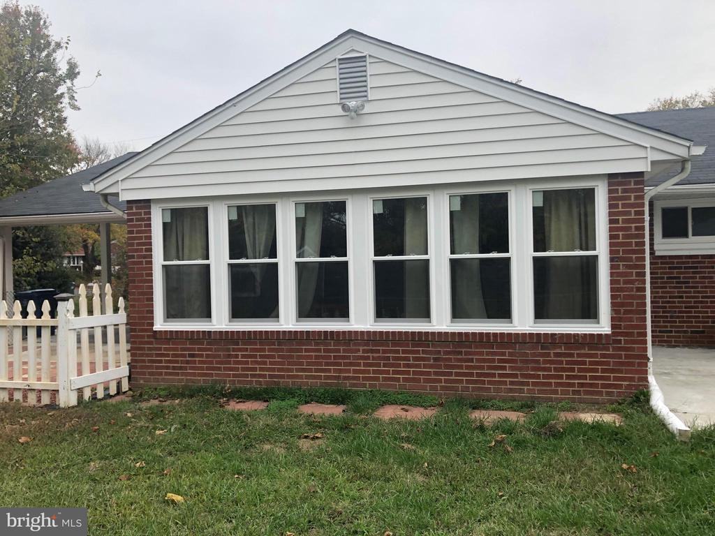 4103 Conrad Rd - Photo 3 of 17