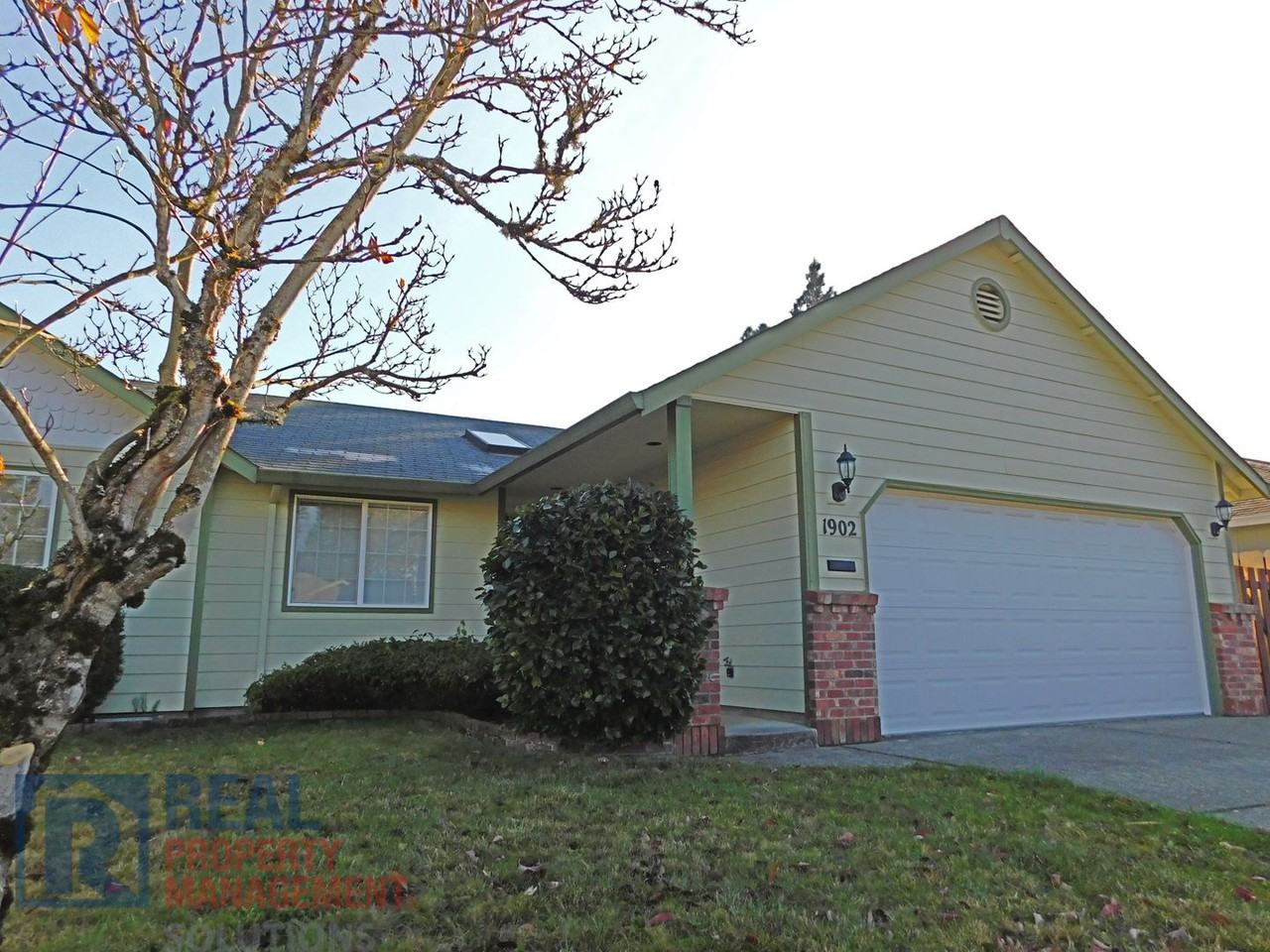 1902 N Valeri Dr - Photo 2 of 30