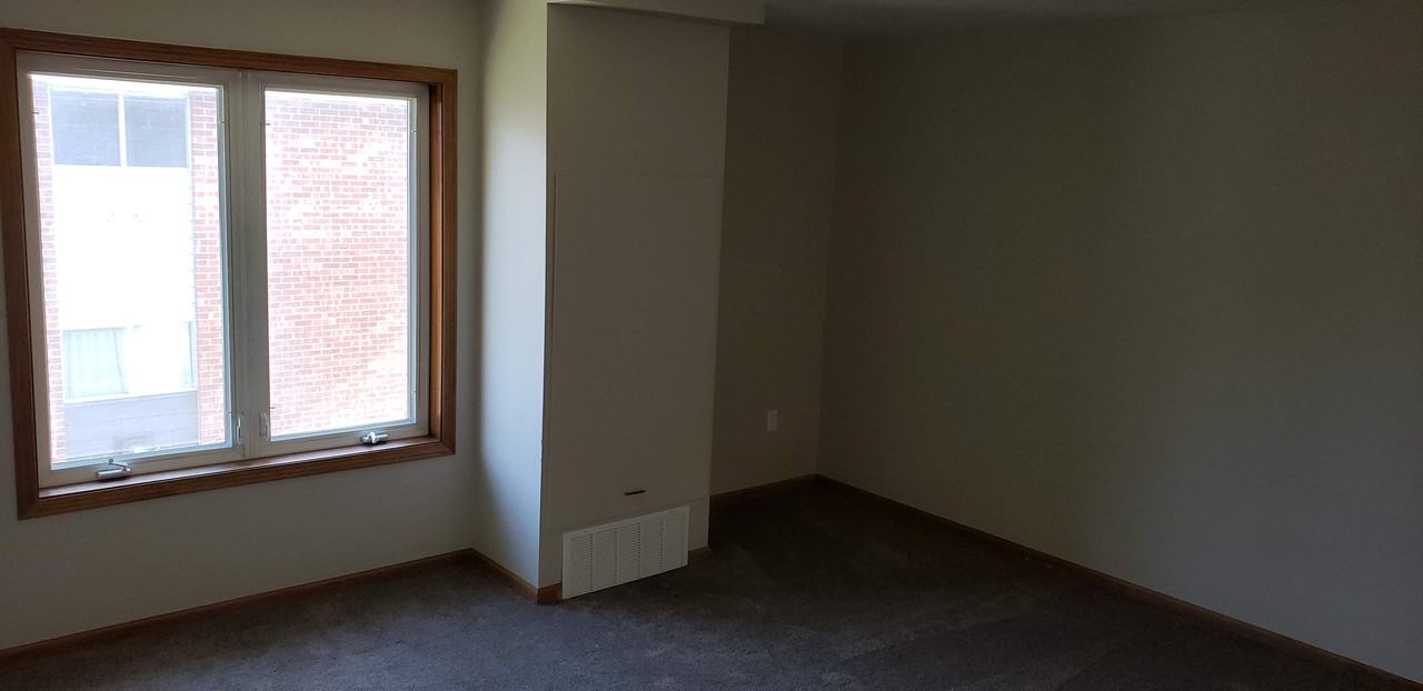 614 W Main St - Photo 2 of 7