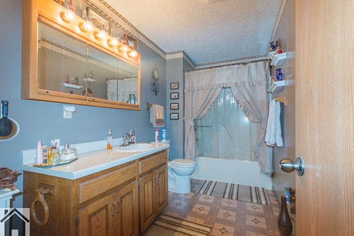 20475 Harris Lane - Photo 2 of 46