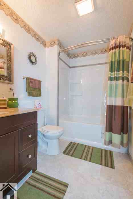 20475 Harris Lane - Photo 3 of 46