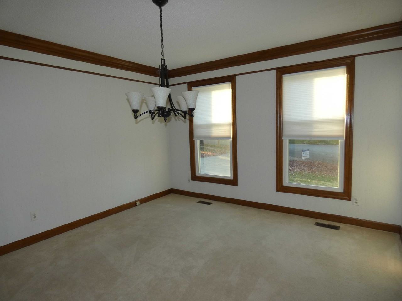 4804 Nw 64th Terr. - Photo 3 of 10