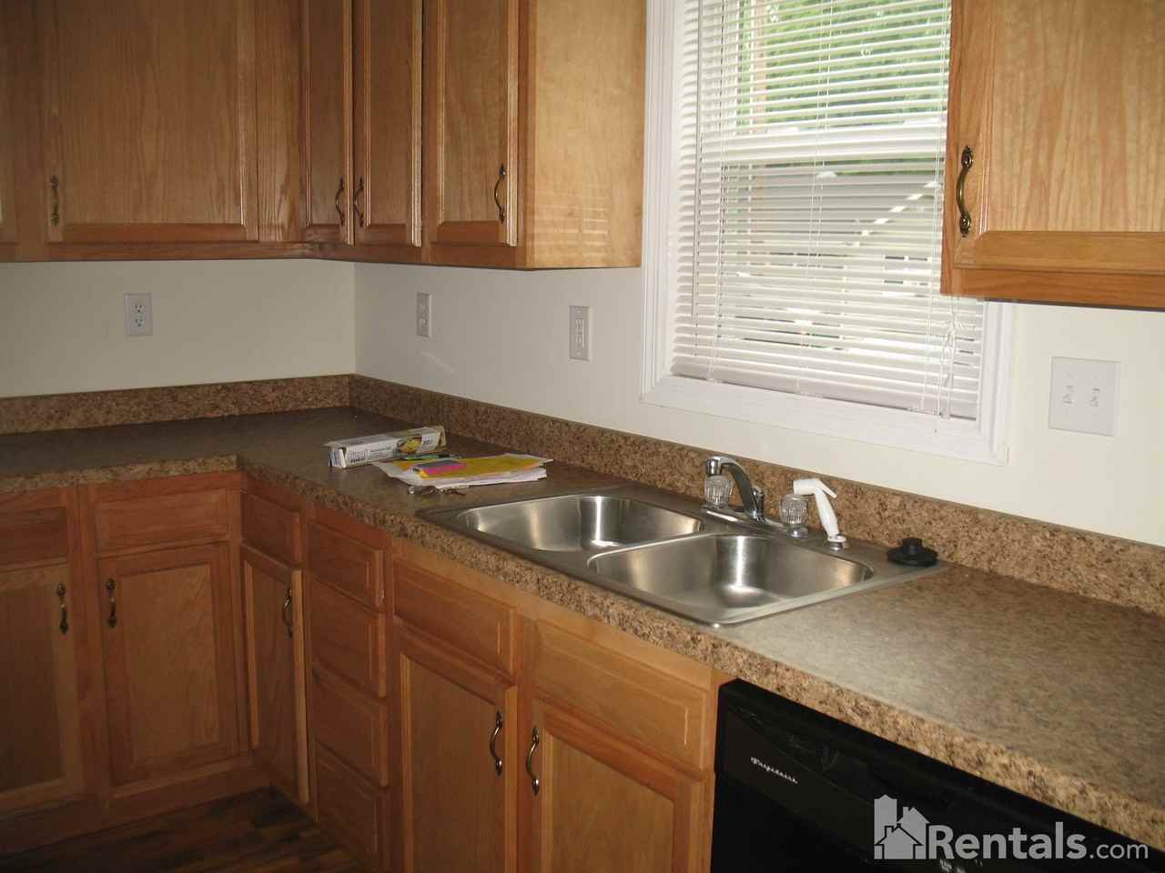 1408 E Hillside Drive - Photo 2 of 17