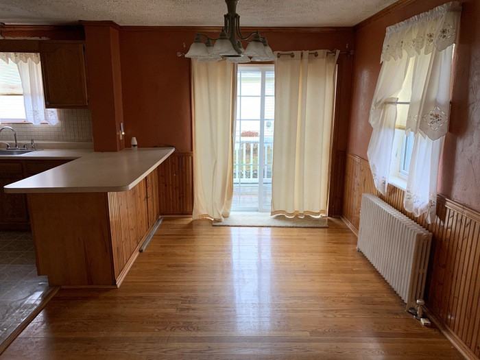 83 Rosemont Avenue - Photo 3 of 9