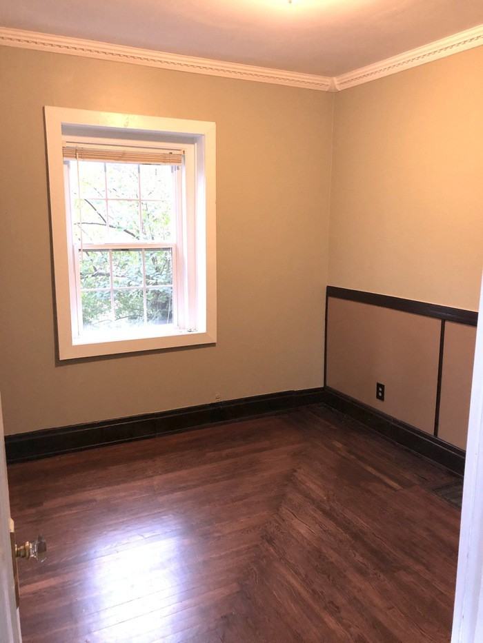 1028 Rose Cir - Photo 2 of 24