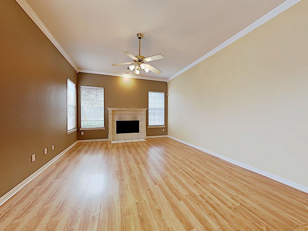 301 Parkhurst Ln - Photo 2 of 16