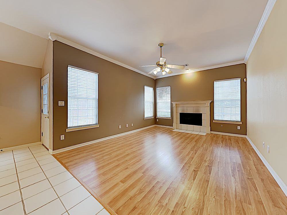 301 Parkhurst Ln - Photo 3 of 16