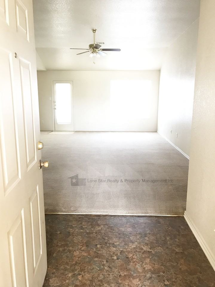 3401 Driftwood Drive - Photo 3 of 35