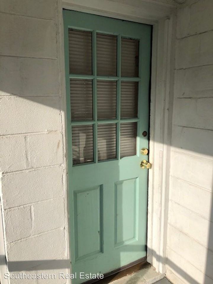 212 S Mccullen St - Photo 3 of 15