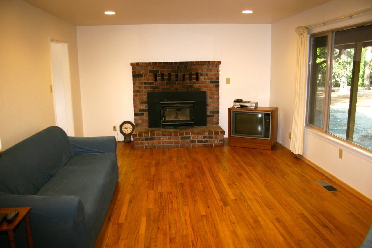 25746 Buckhorn Ridge Rd - Photo 2 of 9