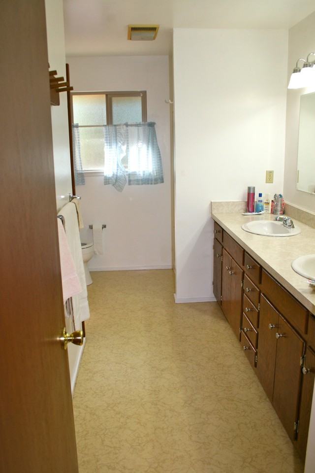 25746 Buckhorn Ridge Rd - Photo 3 of 9