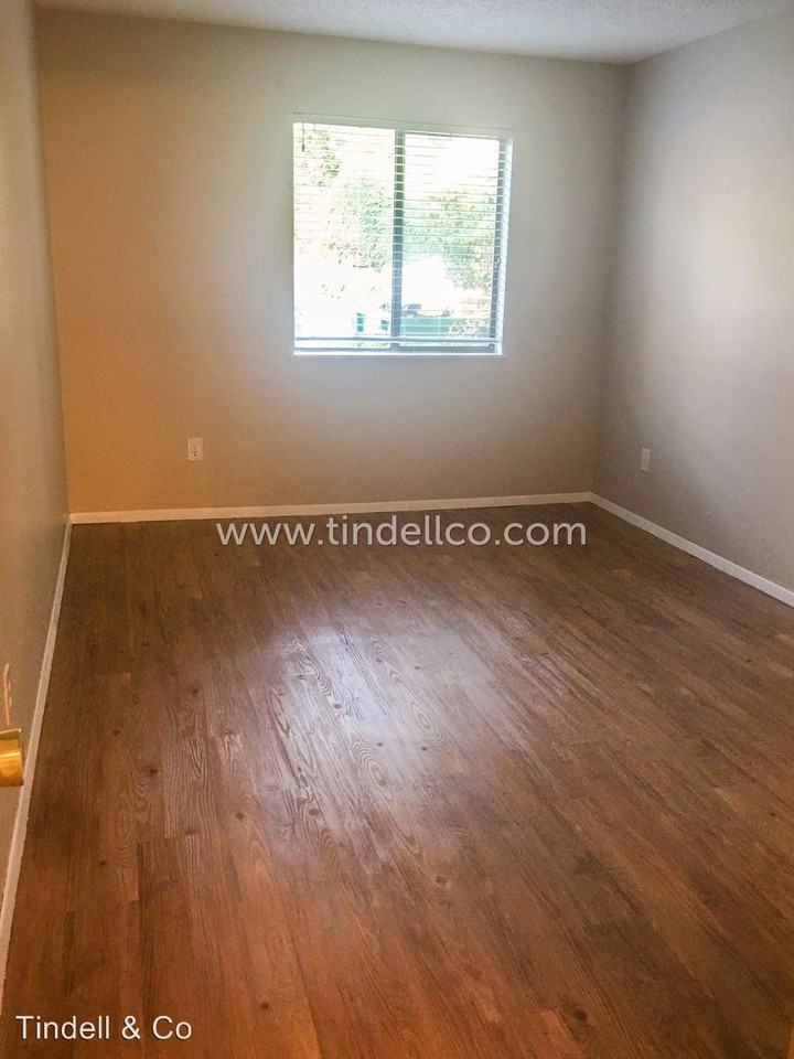 3150 Se Lake Rd - Photo 3 of 11