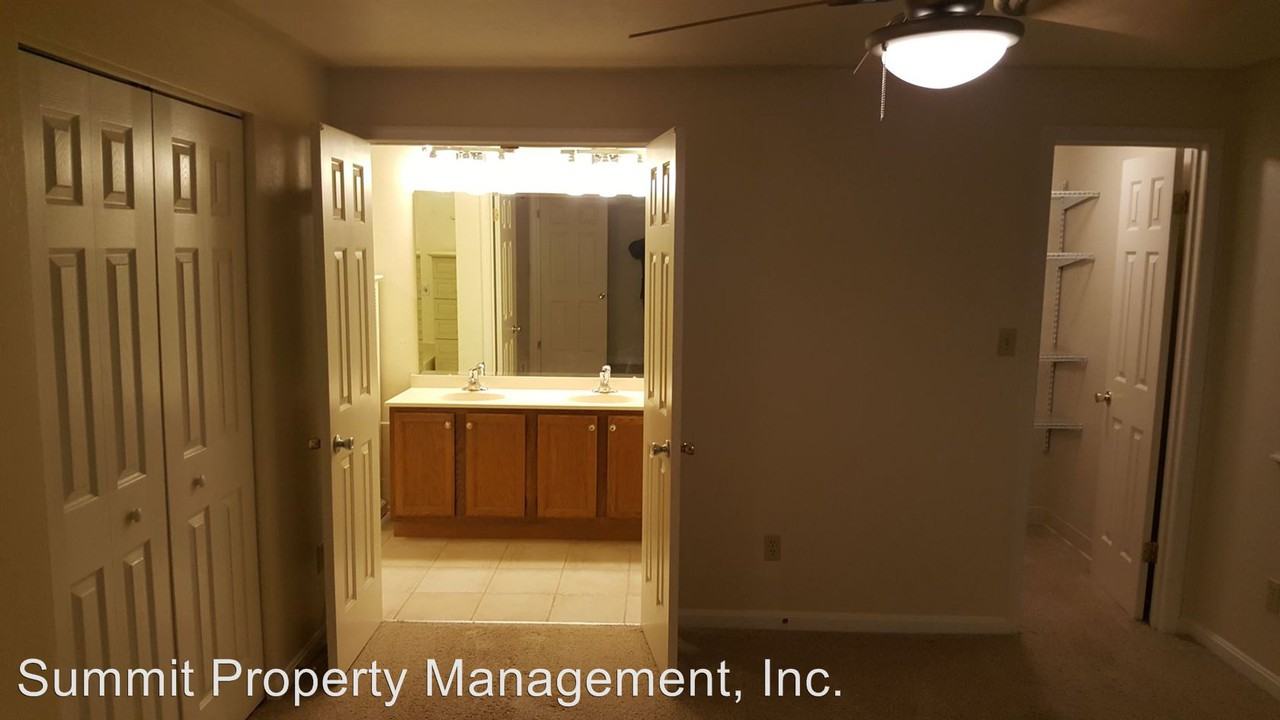 910 Eagle Lane - Photo 3 of 21