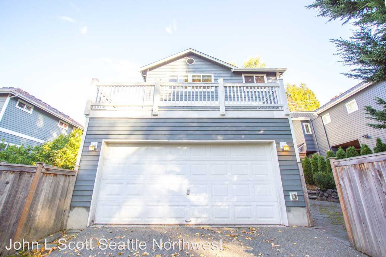 4021 Ne 45th St - Photo 2 of 25