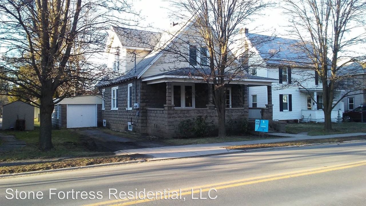 135 E Water Street - Photo 2 of 20