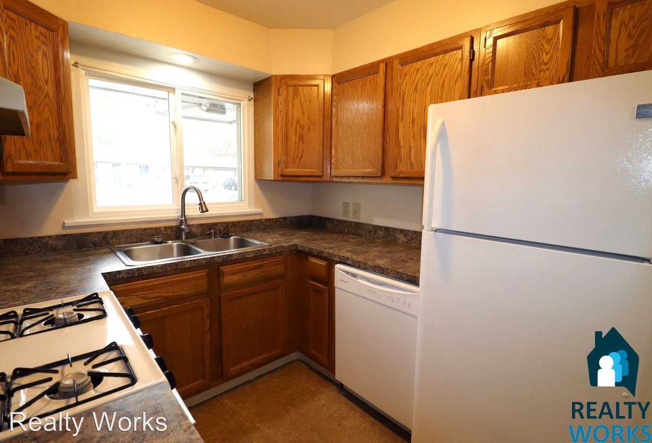 5000-5006 W Vosler Street - Photo 2 of 12