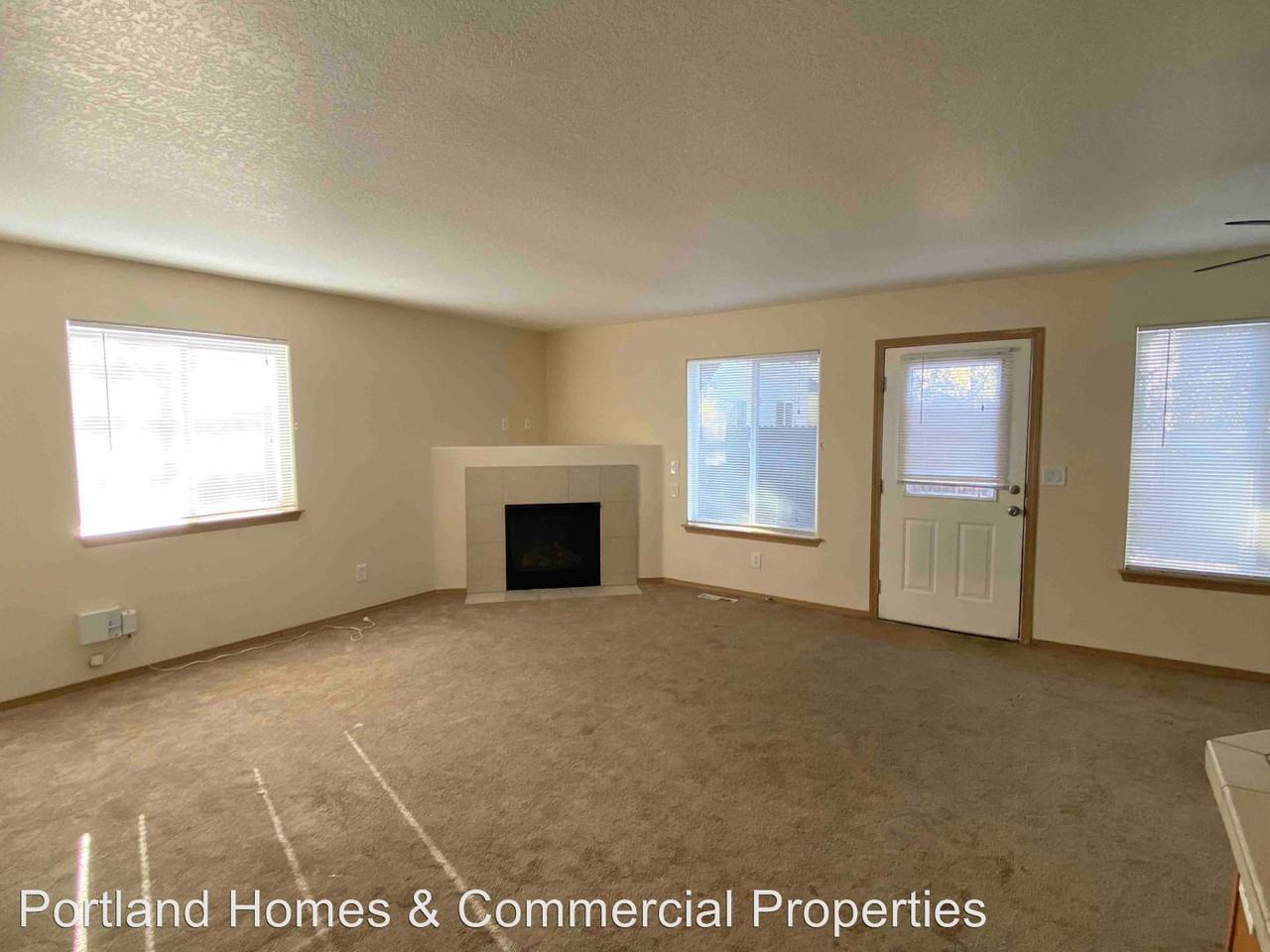 321 Ne 10th Place - Photo 3 of 9