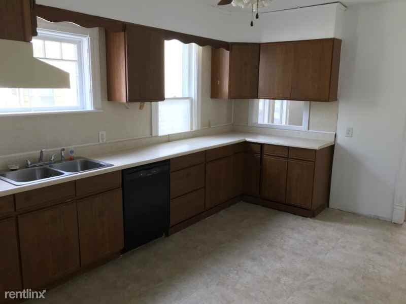 323 North Fourth St. Lower - Photo 3 of 10