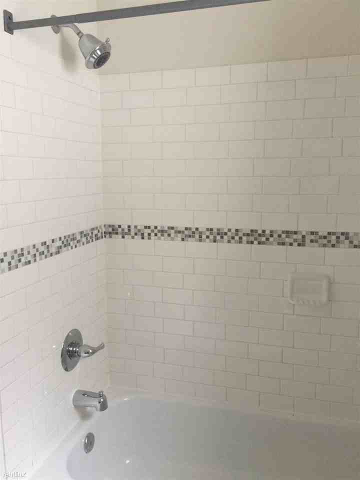 3035 Barclay St - Photo 3 of 10