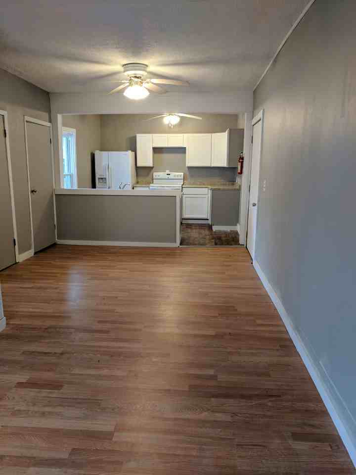 1023 S. Sheridan - Photo 3 of 10