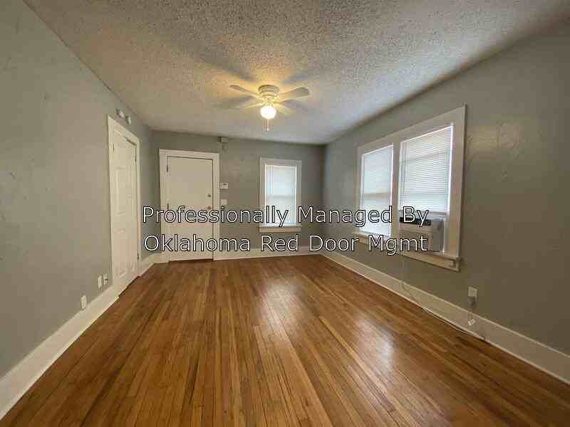 3008 North Place - Photo 2 of 14