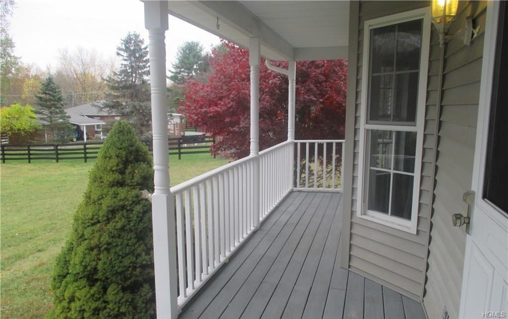 111 Maybrook Rd - Photo 3 of 17