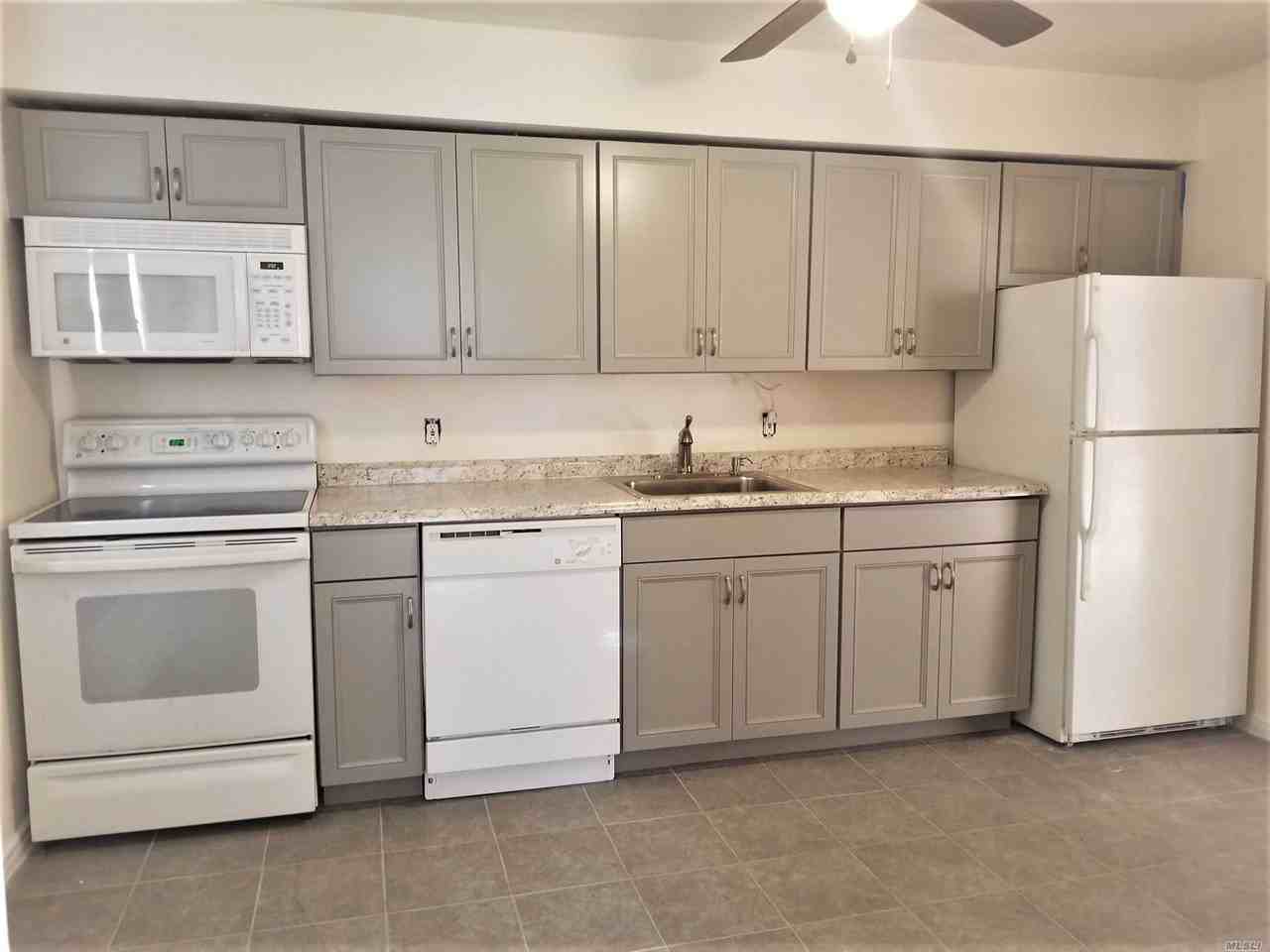 511 Joan St - Photo 2 of 14