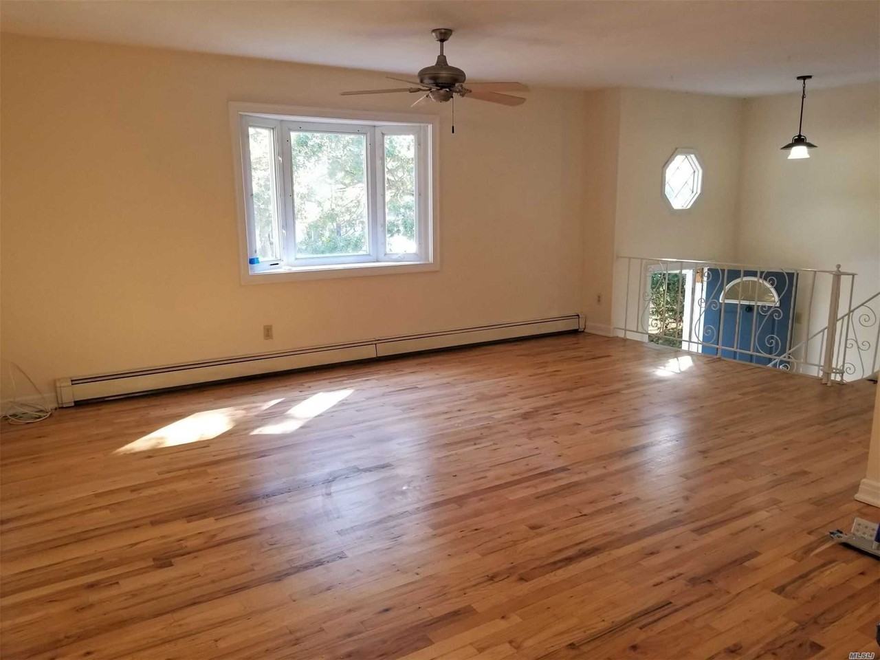 511 Joan St - Photo 3 of 14