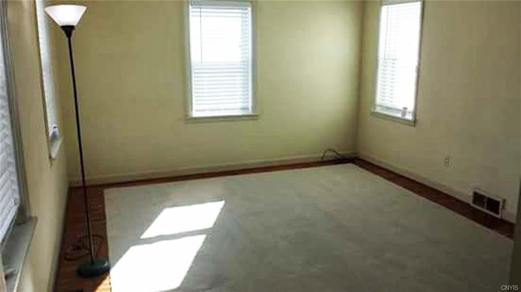 4 Overbrook Crescent - Photo 3 of 10