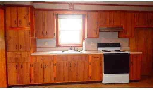 225 Pleasant - Photo 2 of 18