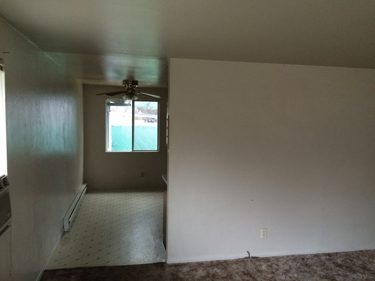 941 SW H St - Photo 3 of 4