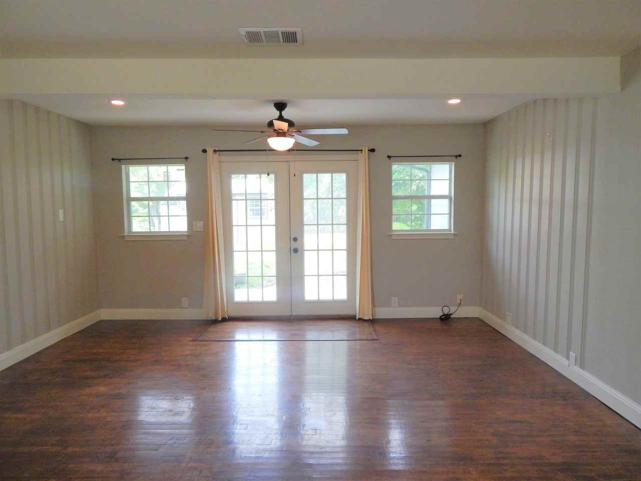 551 Marquette Dr - Photo 3 of 23