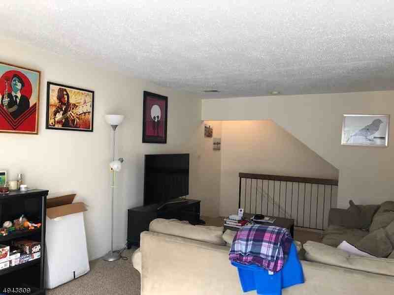 70 Woods Edge Dr - Photo 3 of 9