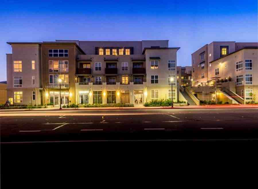 2000 Delaware - Photo 2 of 32