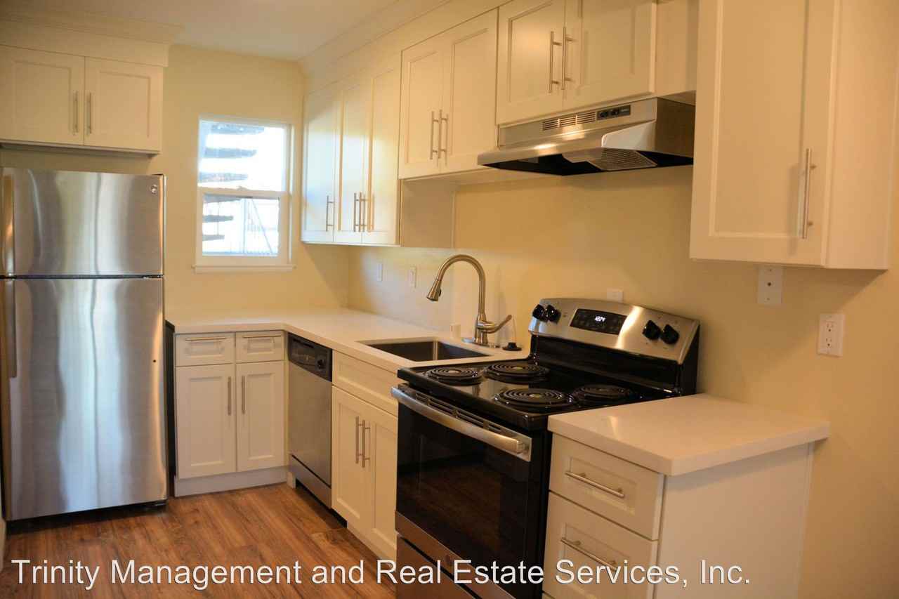 Farragut Avenue - Photo 2 of 8